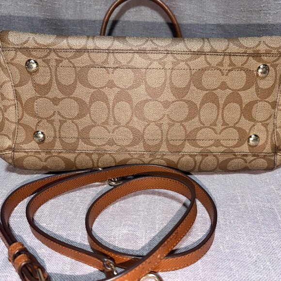 Beautiful Coach Satchel - Picture 6 of 10